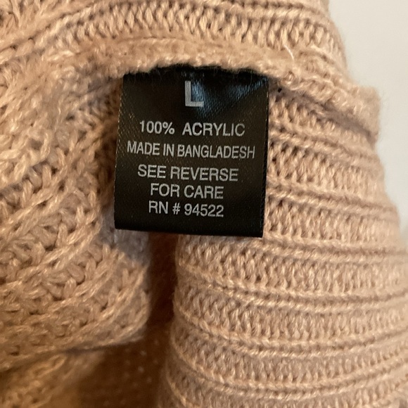 Lu NYC V-neck sweater.  A2 - Picture 5 of 6